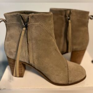 TOMS Lunata Suede Ankle Zip Boot, Taupe 7